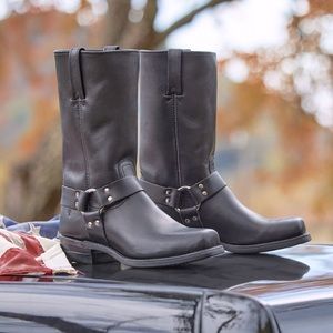 NWOT Frye Harness 12R Women’s Boot